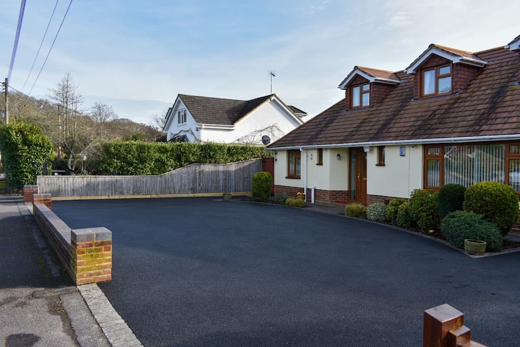 White & Sons (Dorset & Hampshire)Tarmac Driveways Specialists Bournemouth, Christchurch, Wimborne, Poole & Dorset