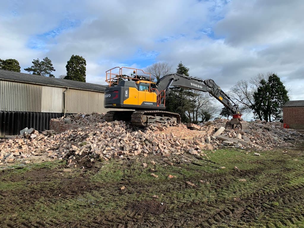 MK Demolition & Reclaim And Grab Hire